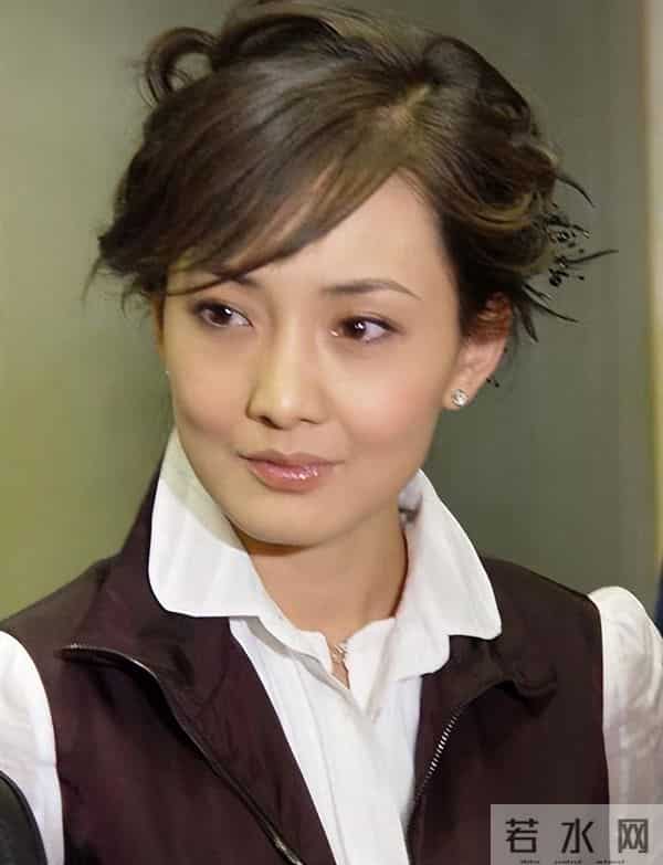 恩爱28年难抵残酷现实,牛莉把老公熬成爹,年龄差终究是道坎