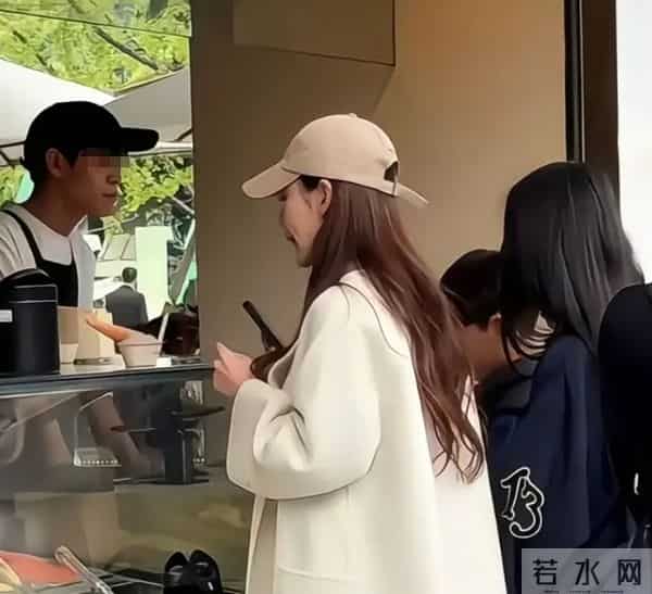 如果不开心，就去看台媒对汪小菲一家游成都的报道，我快笑趴了