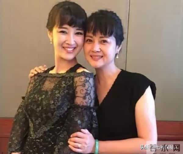 59岁茹萍的痛:女儿离婚,儿子大龄未婚,风光背后满是无奈