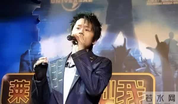 央媒点名,42岁的张杰高调官宣喜讯,这次他狠狠为谢娜争了口气