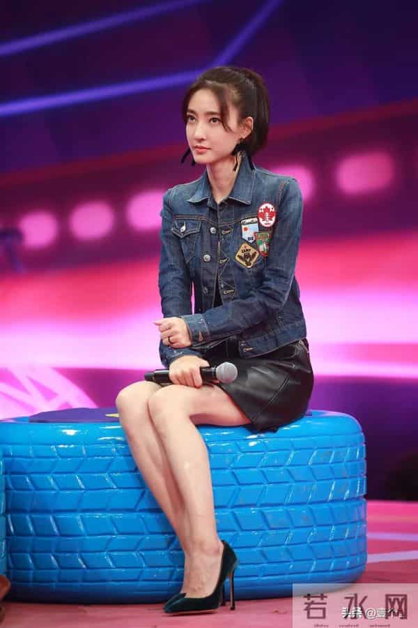 从“素颜出圈”到“风格百变”，王丽坤越来越欲了