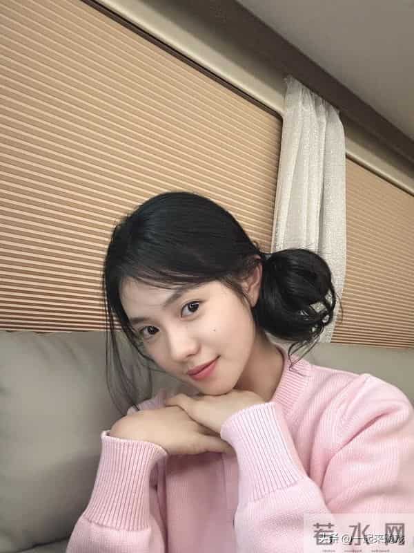 刘浩存绝美性感，气质封神惊艳瞬间