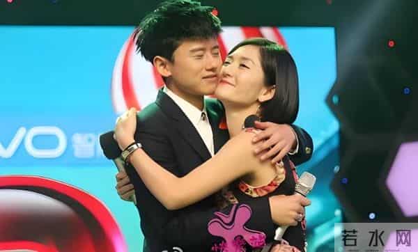 央媒点名,42岁的张杰高调官宣喜讯,这次他狠狠为谢娜争了口气