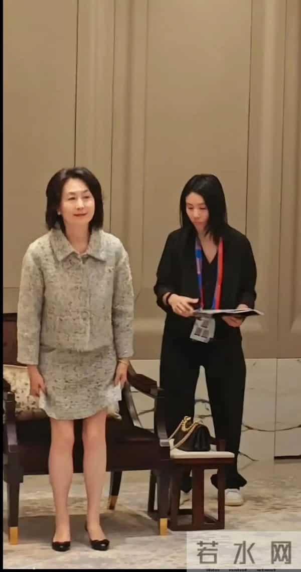 澳门，何超琼会见北京侨商会代表团，亲切大方，谈吐优雅