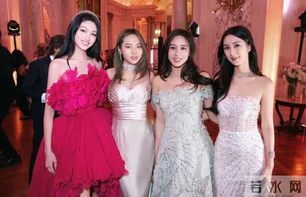 陈可辛吴君如19岁女儿参加巴黎名媛舞会，张艺谋女儿等人也参加过