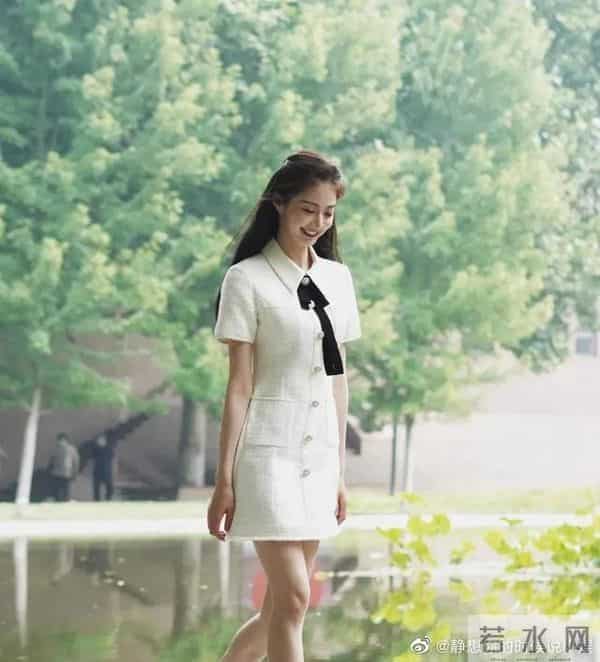 中传校花冯琳当主持人啦！不愧是最美领读员 这颜值不比明星差