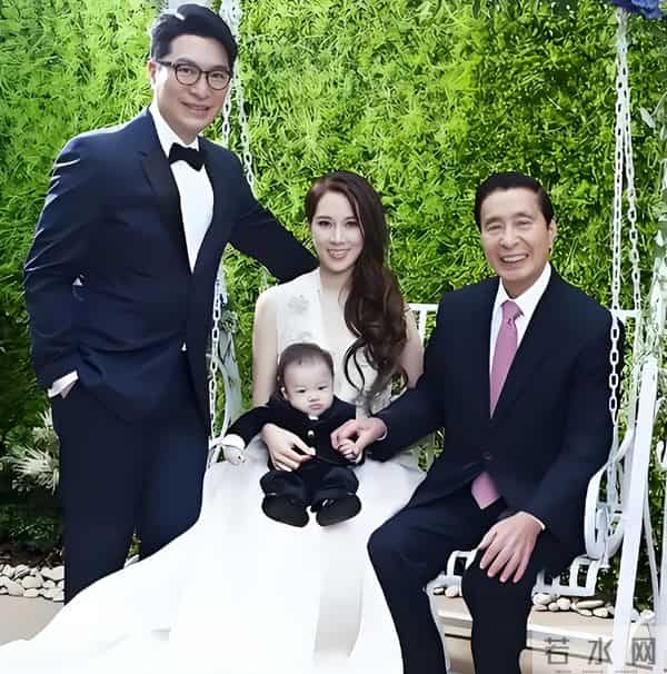 14岁就长得“倾国倾城”，24岁被富豪花7亿娶回家，8年生下4个娃