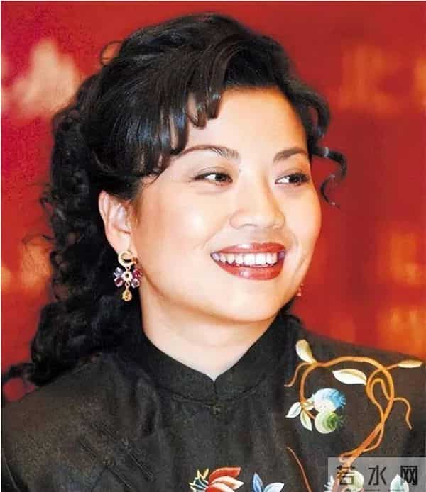 歌唱家张也：虽不结婚，但不代表没伴侣，女人的一生不是只有婚姻