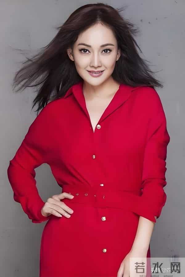 年轻时候的。牛莉