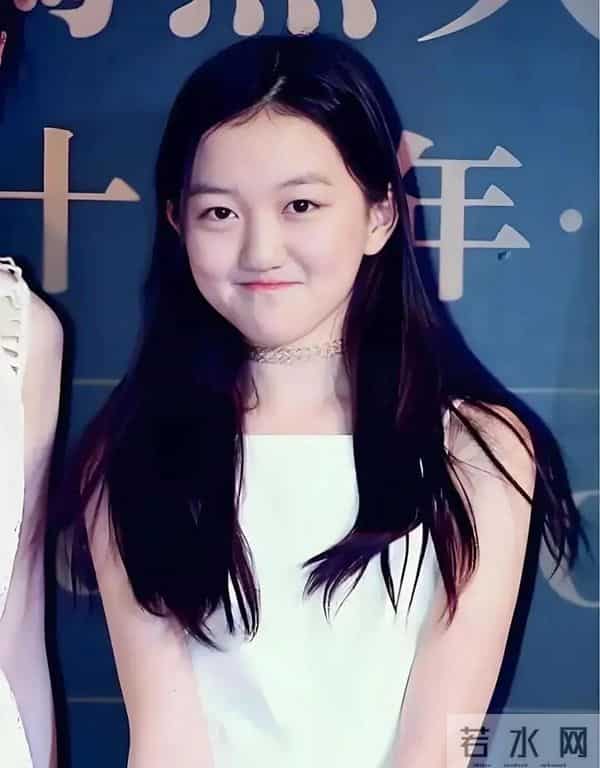 王菲女儿李嫣的兔唇完全消失了!几乎看不出痕迹