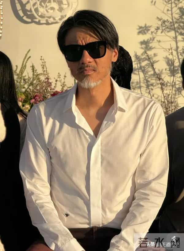 舒淇依偎在冯德伦怀里 男方结婚9年断崖衰老 胡子花白 两人至今未育