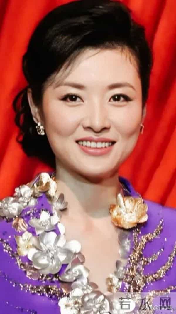 周涛年轻的美照。