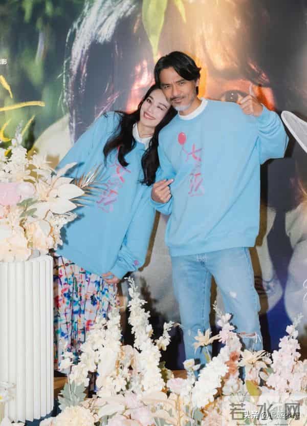 舒淇冯德伦同框杀疯了!这才是内娱真夫妻天花板 这波狗粮洒的真甜