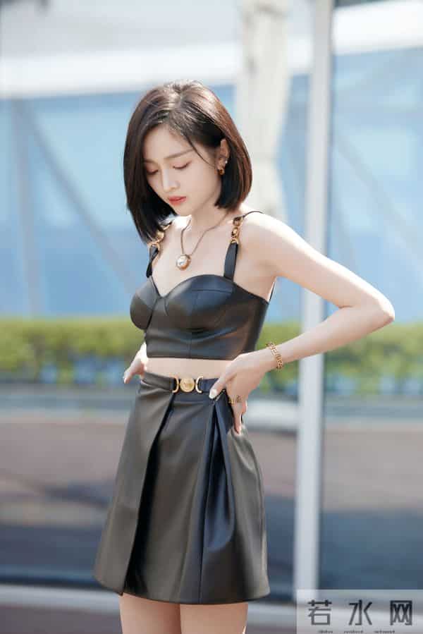 皮裤风——吴宣仪是不是很飒很美丽