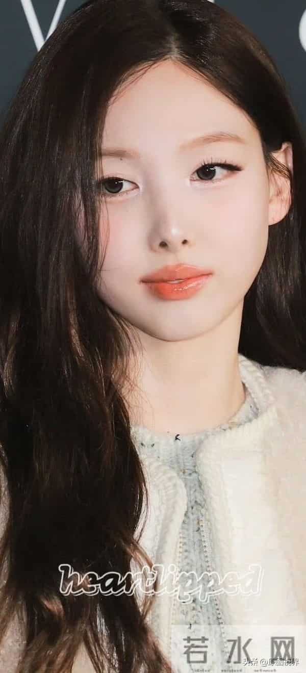 娜年今日——林娜琏时尚写真大图