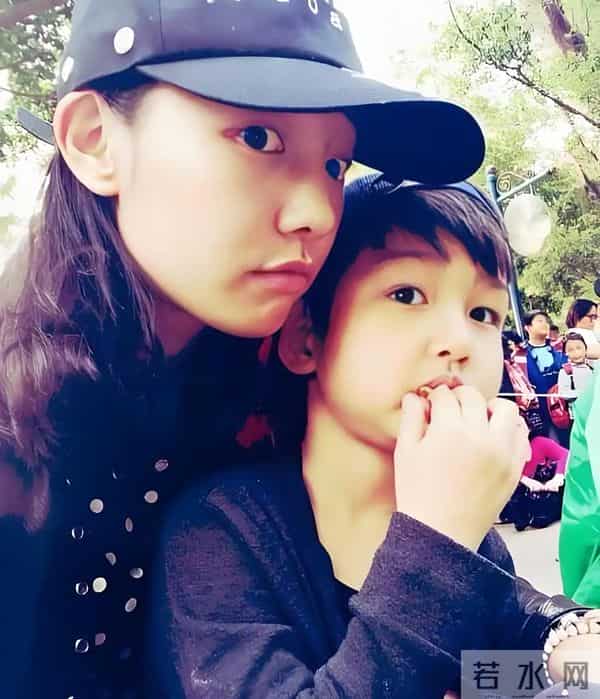 确定无缘奖项，白百何携17岁与4岁的两孩子回国，缺席明天闭幕式