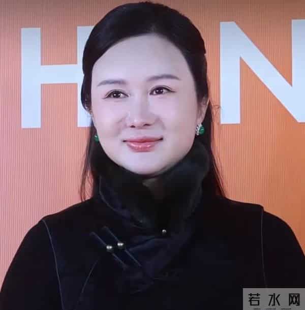 张纪中妻子不再隐忍！最担心的不是家产和名声，而是才1岁的女儿