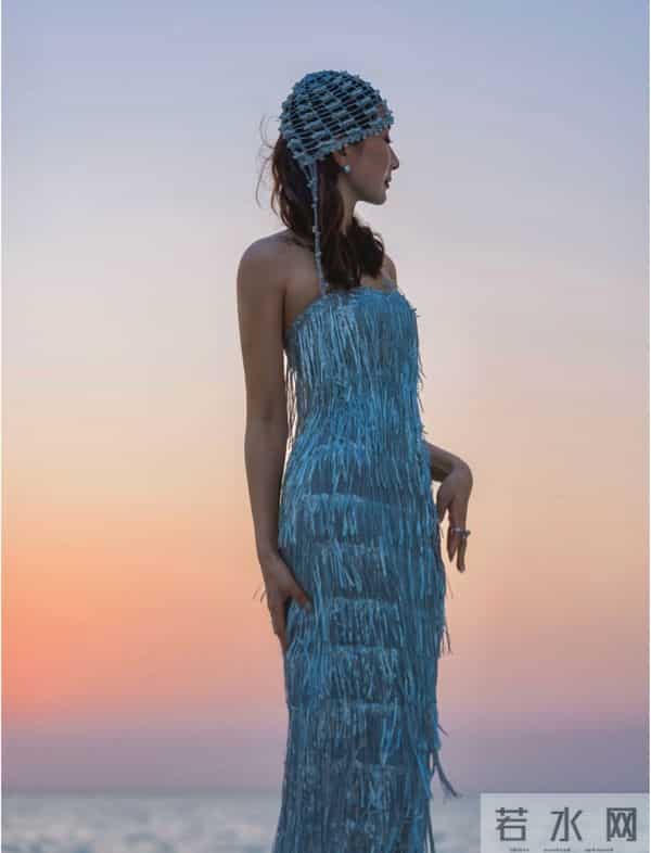 陈赫前妻沙特过39岁生日，许婧和老公漫步秀身材，男方185有胸肌