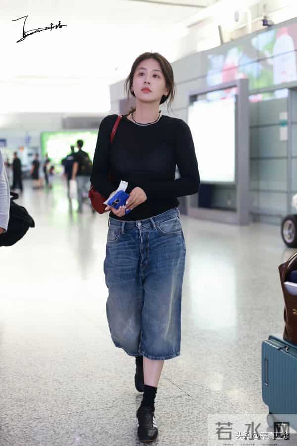 欧豪马思纯同台偷瞄几次？分手7年再同框，这段虐恋藏了多少秘密