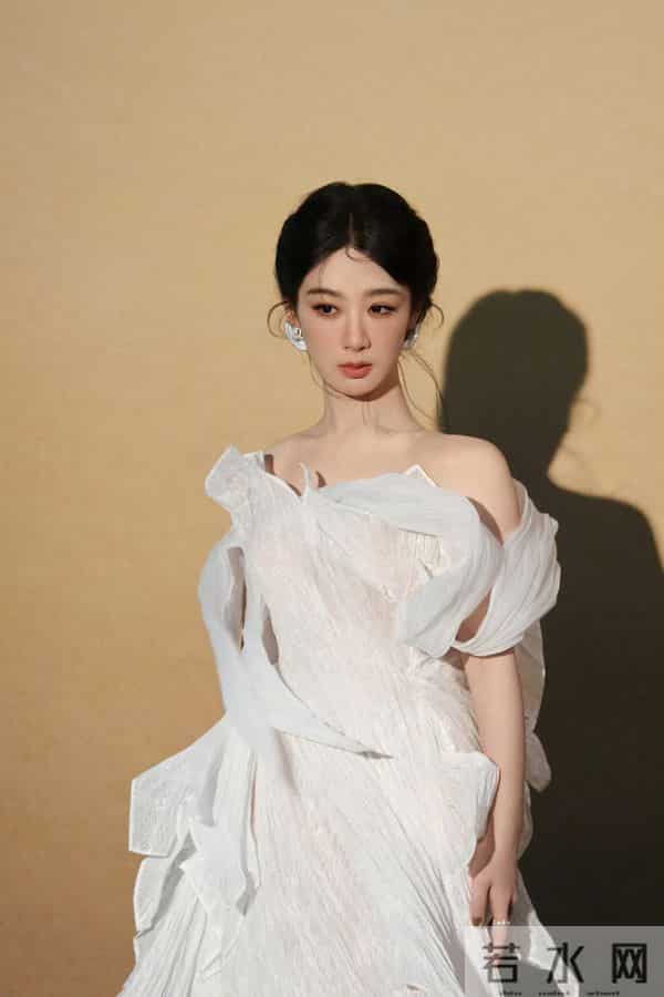 11.4娱乐瓜:肖战 杨紫 成毅 杨幂 白鹿 彭小苒 张凌赫 梁洁 李兰迪