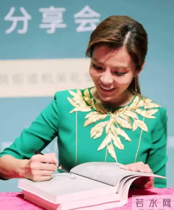 52岁朱迅近况曝光！面色苍白不敢认，网友：怎么变成这样了！