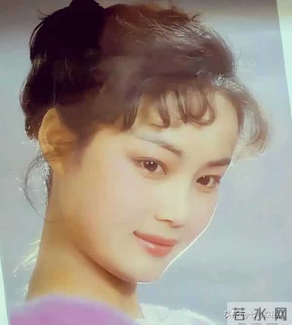 59岁茹萍的痛:女儿离婚,儿子大龄未婚,风光背后满是无奈