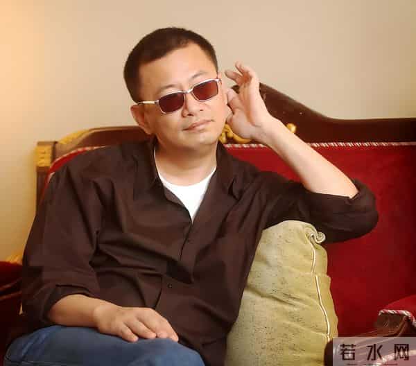 拔出萝卜带出泥！逼疯辛芷蕾，袒护强奸犯的他，这次惹众怒了！