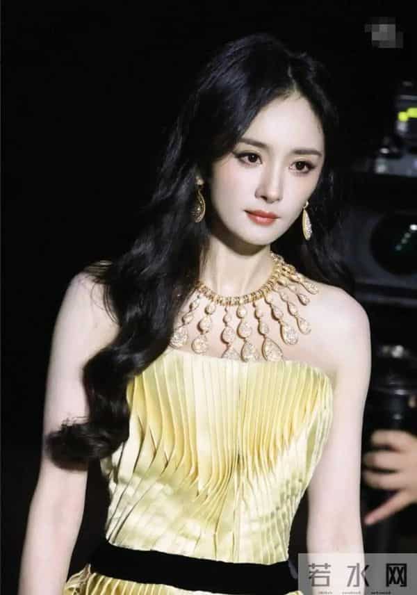 这次何晟铭的爆料，意外揭开了杨幂的尴尬处境，马伊琍的话应验了