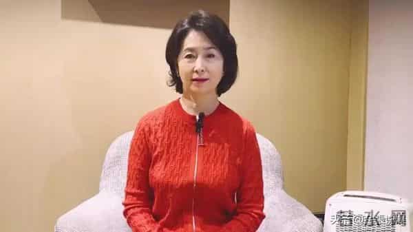 何超琼近况曝光，生图满头白发还有老年斑，和澳门大会判若两人