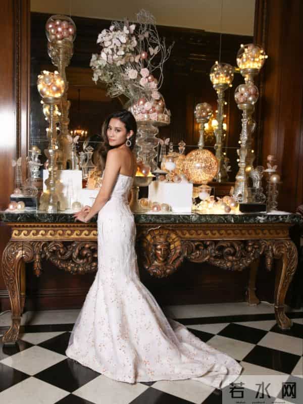 陈可辛吴君如19岁女儿参加巴黎名媛舞会，张艺谋女儿等人也参加过