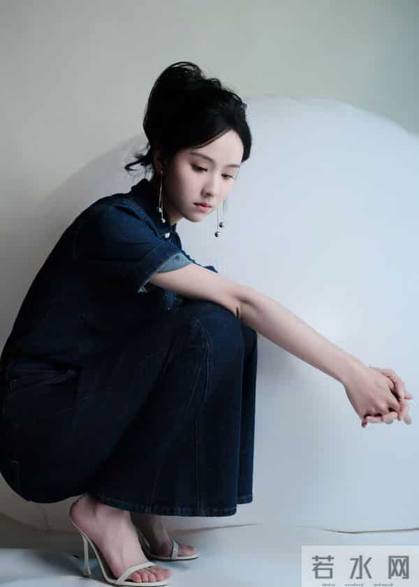 女明星，陈都灵的美脚