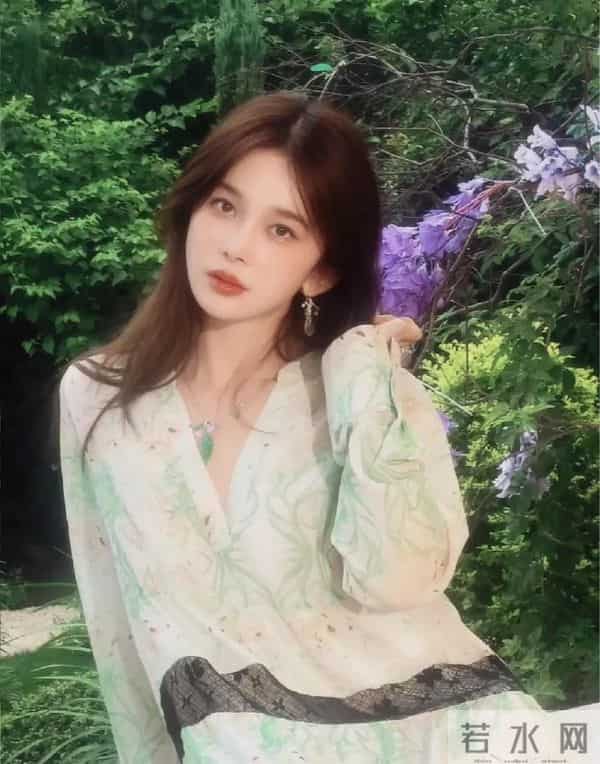 炸锅！赵樱子直播脱口而出：一线男友姓张，00后顶流，片酬2000万