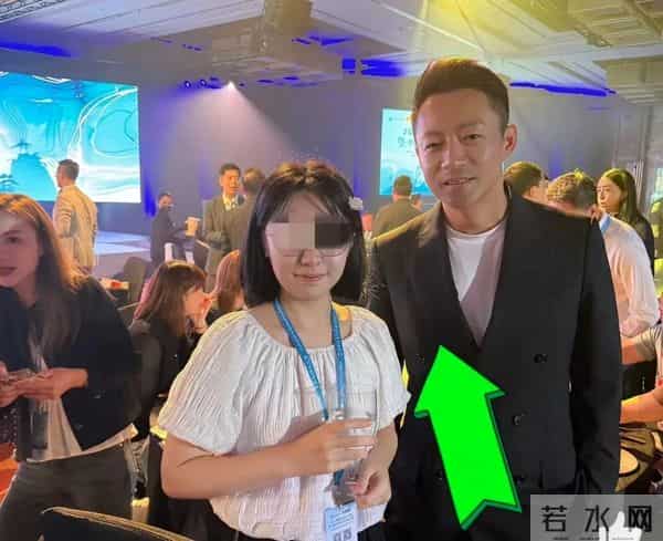 马筱梅对玥儿真舍得，给她买8.5万元上衣，居然比自己的外套还贵