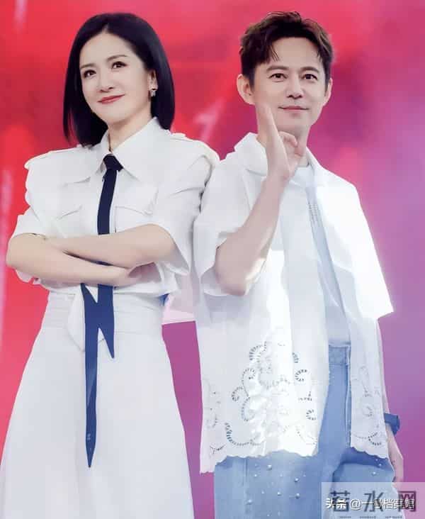 何炅谢娜再次同台,难敌岁月,何炅回应衰老焦虑,令人唏嘘!