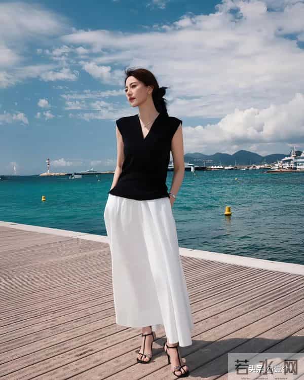 高圆圆太欲了，气质与生活态度沉淀出的立体韵味