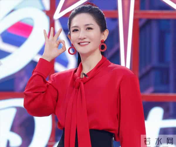 官媒接连发文，高调官宣44岁谢娜喜讯，全网恭喜，终于等到这一天