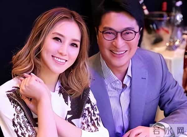 14岁就长得“倾国倾城”，24岁被富豪花7亿娶回家，8年生下4个娃