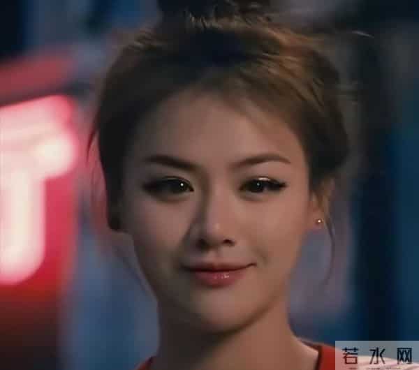 欧豪马思纯分手7年再同框，男方偷瞄女方表情微妙，网友呼吁复合