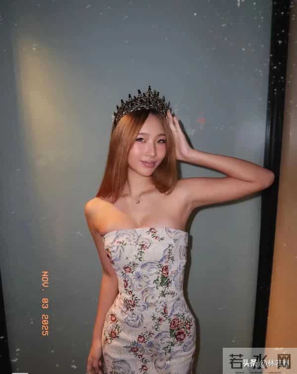 小S大女儿Elly晒自拍照,穿抹胸短裙,身材火辣,网友:像小S