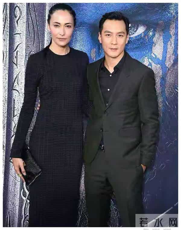 吴彦祖晒47岁老婆素颜合照，惊呆网友！男方曾称近10年没夫妻同房