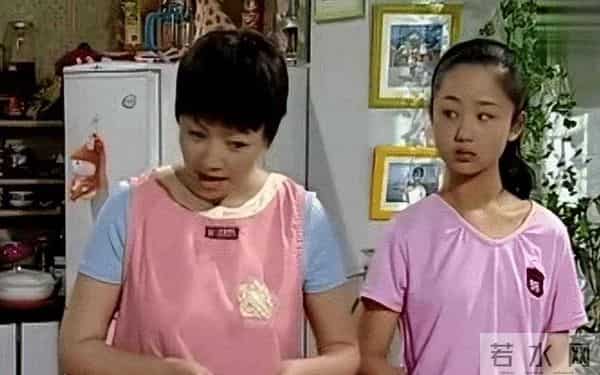 一场生日,戳穿了杨紫在演艺圈的地位,原来肖战一个字都没说错