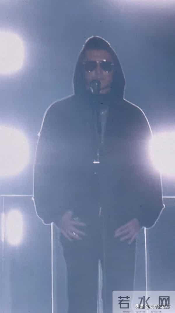 他曾因长胖被嘲,减肥变爆炸头帅哥,今成谢霆锋师弟猛晒腹肌!