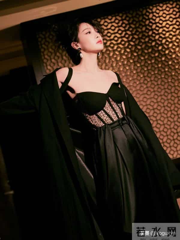 黑丝眼罩 真妈妈来了