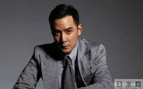 吴彦祖晒和妻子合照,透露时隔23年再一起工作:太棒了;结婚15年,去年示爱“没你我活不下去”