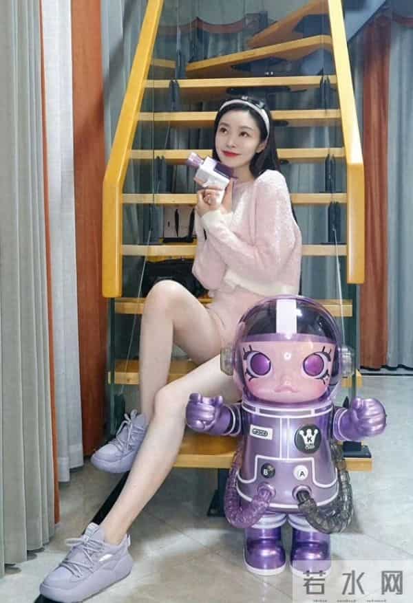 宋轶的腿又白又长，比例好绝