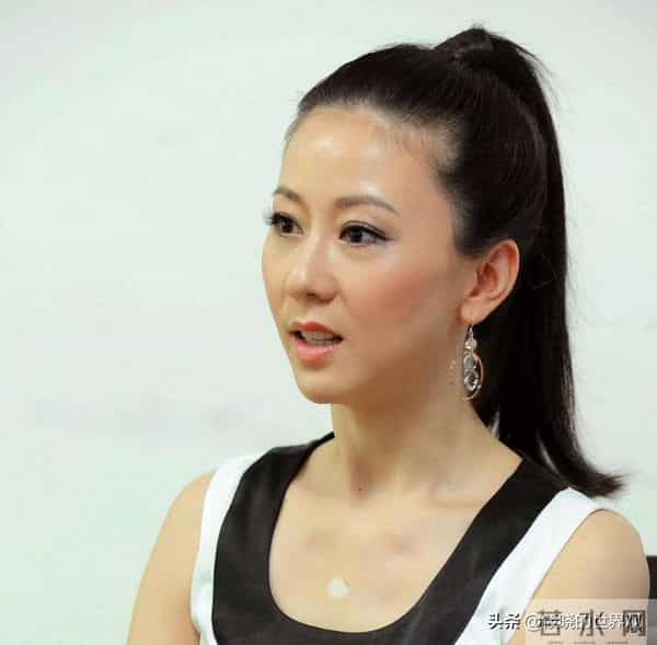 49岁仍单身!曾因“全裸写真”遭全网唾骂,如今她活成了这幅模样