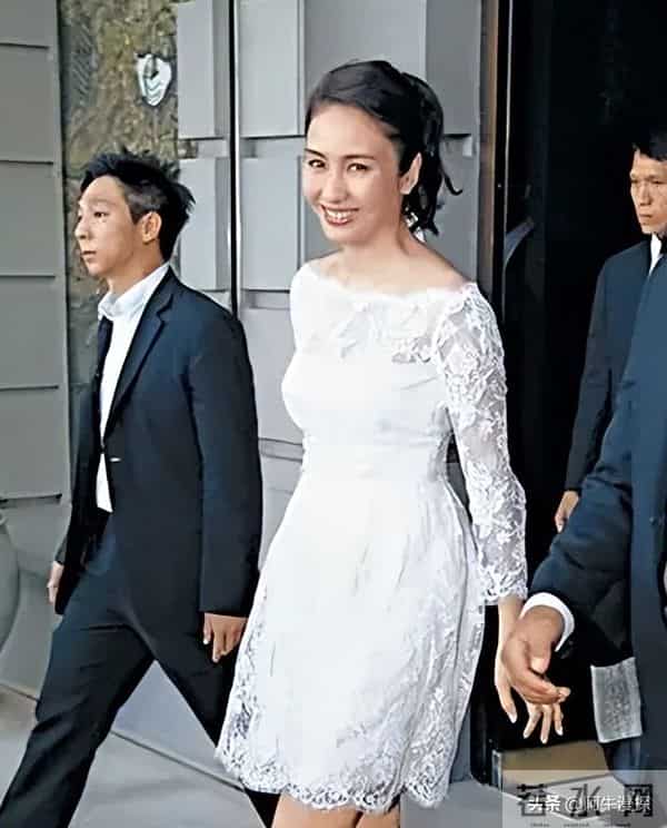 黎姿:嫁给大15岁的残疾富豪,一家5口3人残疾,风光背后有辛酸