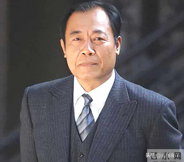 他是内娱的一股清流，结婚47年零绯闻，为妻子息影12年，61岁走红