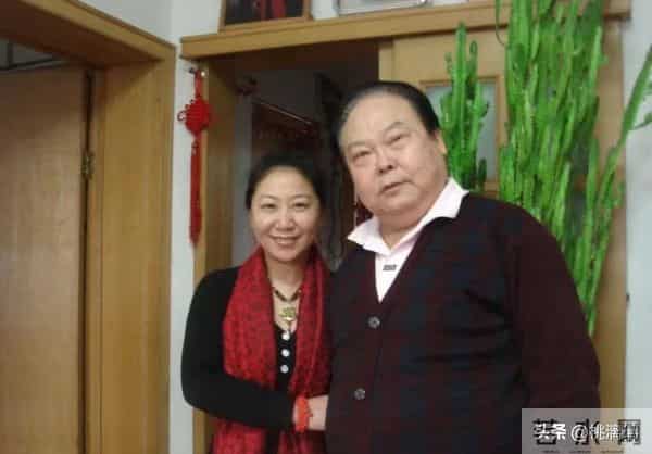 事业有成却感情不顺,无儿无女孤独一生,80岁让邻居儿子养老送终