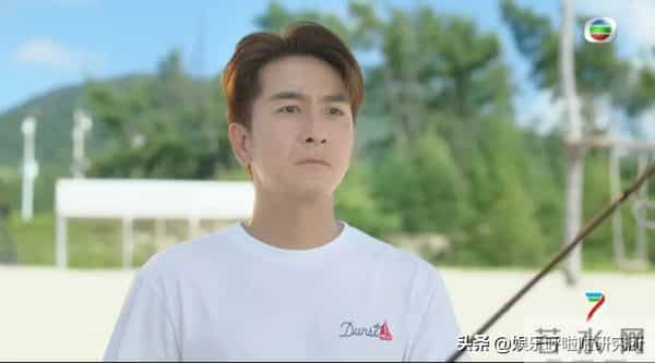 马国明携短裙靓女中环同行被拍!女方身份曝光,视帝亲自回应